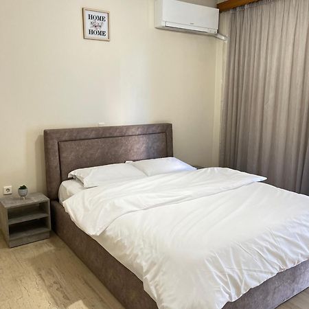 Mamour Apartment In Атина Екстериор снимка